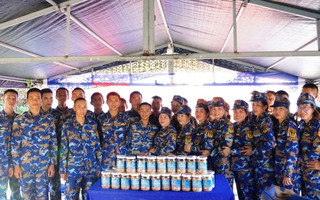 Hội Phụ nữ hỗ trợ cho bữa ăn huấn luyện của cán bộ, chiến sĩ Lữ đoàn 101 