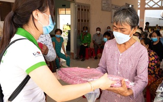 Khám bệnh, phát thuốc miễn phí và tặng quà cho đồng bào dân tộc thiểu số ở Trà Vinh 