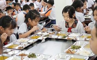 Xử lý nghiêm cơ sở vi phạm an toàn thực phẩm phục vụ suất ăn trường học