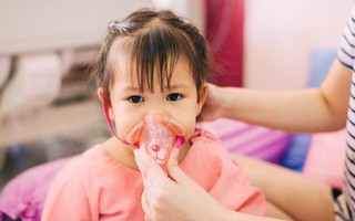Cách nhận biết sớm và hướng điều trị bệnh viêm phổi ở trẻ em