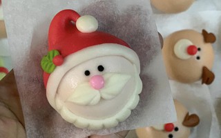 Mẹ làm bánh trôi nước tạo hình chủ đề Noel ngộ nghĩnh khiến trẻ thích mê