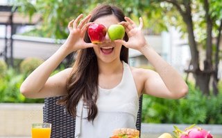 Chỉ cần ăn táo vào 1 thời điểm trong ngày, nữ diễn viên Nhật Bản giảm tới 3kg trong 2 tuần