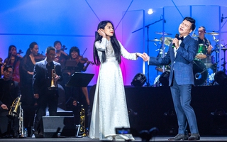 Ca sĩ Vũ Thắng Lợi cùng vợ khiêu vũ trên sân khấu