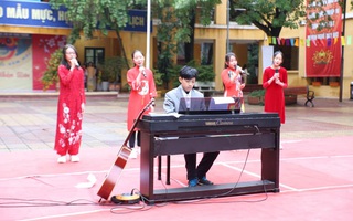 Hà Nội: Học sinh THCS chơi đàn, ca hát trong ngày trở lại trường