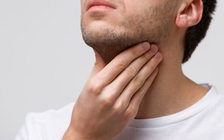 Viêm họng mãn tính có gây ung thư không?