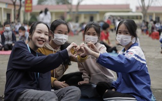 "Mắt thơ" tặng 2 thư viện và 2.000 cuốn sách cho học sinh Thái Nguyên