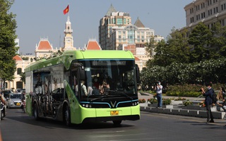 VinBus khai trương tuyến xe buýt điện đầu tiên kết nối  mạng lưới vận tải công cộng TP.HCM