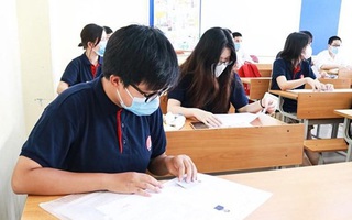 Hà Nội: Phụ huynh, học sinh lớp 12 “khóc ròng” vì thi đánh giá năng lực trùng với lịch kiểm tra khảo sát 
