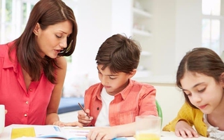 3 câu bố mẹ thường xuyên hỏi sẽ giúp trẻ trở nên ham học