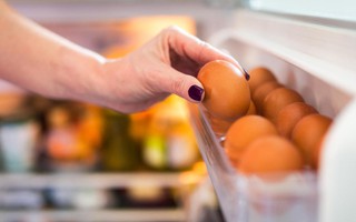 Sai lầm khi bảo quản trứng ở vị trí này, biến tủ lạnh thành ổ vi khuẩn