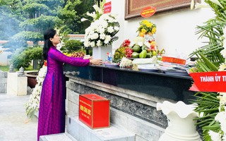 Chủ tịch Hội LHPN Việt Nam dâng hương tại Khu di tích Ngã ba Đồng Lộc 