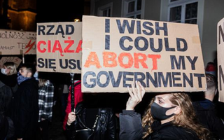 Nhiều phụ nữ Ba Lan không muốn sinh con vì lệnh cấm phá thai hà khắc