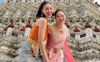Lan Ngọc diện đồ truyền thống Thái Lan trong chuyến du lịch