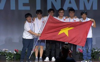 Việt Nam có Huy chương Vàng Olympic Toán quốc tế với điểm tuyệt đối 