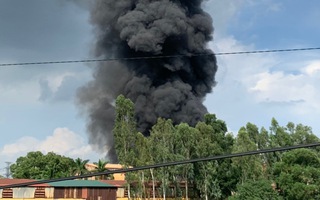 Hà Nội: Cháy lớn tại xưởng gỗ ép xã Đình Xuyên - Ninh Hiệp