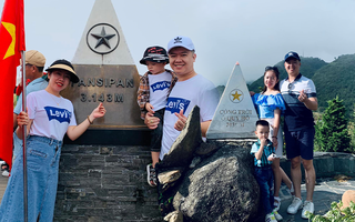 Gia đình trẻ tự lái xe hơn 1.000 km chinh phục đỉnh Fansipan