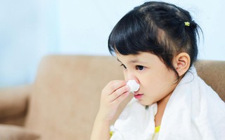4 sai lầm làm trẻ mắc bệnh tai mũi họng khi giao mùa