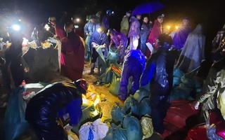 Nghệ An: Mưa to kéo dài, hàng trăm hộ dân trắng đêm chạy lũ