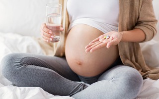 Không kịp bổ sung axit folic trước khi mang thai, mẹ bầu nên làm gì?