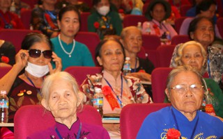 Gần 400 nữ cựu tù binh trại giam Phú Tài hội tụ sau 50 năm trở về đời thường