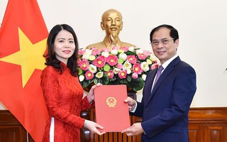 Trao quyết định bổ nhiệm Thứ trưởng Ngoại giao cho bà Nguyễn Minh Hằng