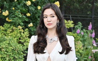 Song Hye Kyo đi event, netizen thốt lên 2 từ: "Nữ thần"
