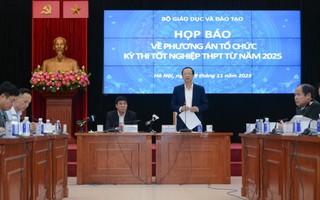 Thi tốt nghiệp THPT 2025: Môn Văn, Toán bắt buộc và 2 môn tự chọn