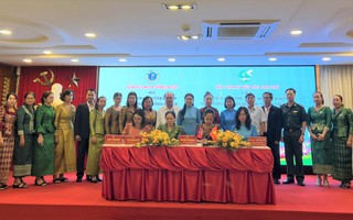 Lần đầu tiên Hội LHPN tỉnh Bình Phước ký bản ghi nhớ với hội phụ nữ 3 tỉnh biên giới Campuchia