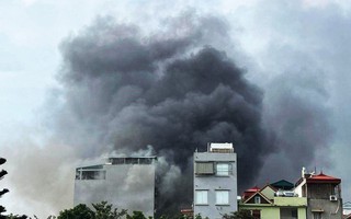 Hà Nội: Cháy tại khu vực có nhiều chung cư, nhiều người hoảng sợ
