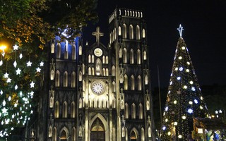 Các nhà thờ ở Hà Nội trang hoàng lung linh, lộng lẫy chào đón Giáng sinh 2023 