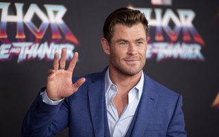 Món ăn vặt "thần sấm Thor" Chris Hemsworth luôn sử dụng để giữ dáng, giảm mỡ trên phim trường