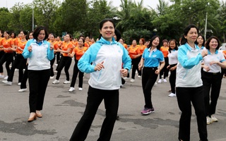 1.000 phụ nữ Thủ đô đồng diễn dân vũ rèn luyện sức khỏe