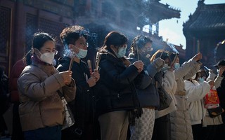 Giới trẻ Trung Quốc đi chùa "thanh lọc tâm hồn" tăng đột biến 