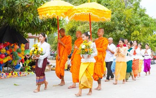 Phụ nữ Khmer gửi gắm ước mơ hạnh phúc, ý thức hướng thiện vào Tết Chôl Chnăm Thmây