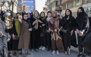 Lên án Taliban cấm phụ nữ Afghanistan làm việc cho Liên Hợp Quốc