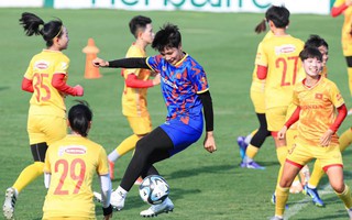 ĐT nữ Việt Nam vượt nắng nóng luyện tập chuẩn bị cho World Cup 2023