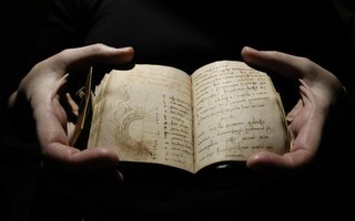 Có những bí mật gì bên trong cuốn sách đắt giá nhất thế giới - Codex Leicester?