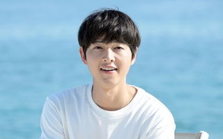 Song Joong Ki gửi tâm thư sau khi vợ sinh con: Ước mơ lớn nhất cuộc đời là xây dựng gia đình hạnh phúc