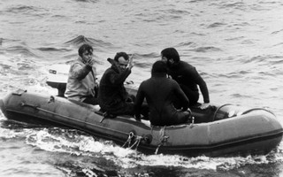 Sống sót sau vụ giải cứu tàu lặn lịch sử, người đàn ông kể lại ký ức kinh hoàng
