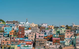 Có gì đặc biệt ở ngôi làng sắc màu được mệnh danh là "Santorini của Hàn Quốc'"