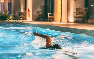 Clo ở bể bơi trong nhà có ảnh hưởng đến sức khoẻ của phổi không?