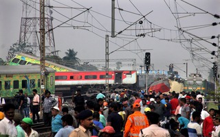 Toàn cảnh thảm họa đường sắt Ấn Độ: Cú bẻ lái tạo bi kịch tồi tệ nhất 20 năm