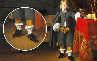 "Giày Nike" được phát hiện trong bức tranh cổ 400 năm tuổi