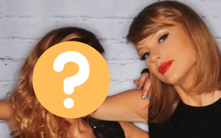 Cô gái giống Taylor Swift đến mức được nữ ca sĩ hẹn gặp chụp ảnh