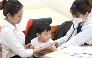 TPHCM: Khám sức khỏe miễn phí cho những trẻ em chào đời trong dịch Covid-19