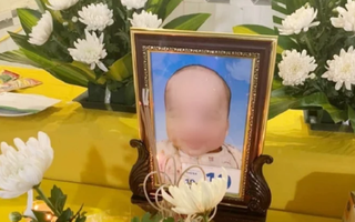 Vụ bé trai 7 tháng tuổi tử vong bất thường ở Hà Nội: Khởi tố nữ bảo mẫu