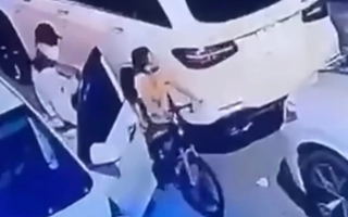 Hà Nội: Bé trai 7 tuổi bị bắt cóc, đưa lên ô tô khi đang đi xe đạp