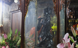 Bí ẩn pho tượng một tay, một chân trong ngôi đền cổ ở Thanh Hóa