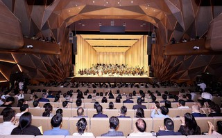 Dàn nhạc SSO và các nghệ sĩ quốc tế thăng hoa trong Chương trình Hòa nhạc Tháng Tám tại Nhà hát Hồ Gươm