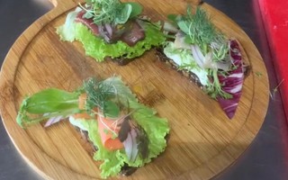 Trải nghiệm: Nếm thử món Smørrebrød chuẩn Đan Mạch tại Hà Nội